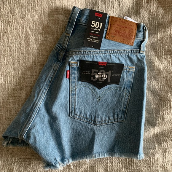 LEVIS High Rise 501 Short. Size 27. - Picture 1 of 4